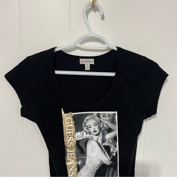 Guess Jeans Graphic T Shirt Size Small - Picture 7 of 8